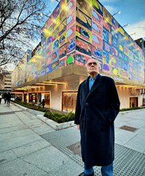 LUIS GORDILLO, pintor. Cubierta en la fachada de El Corte Inglés de Serrano (Madrid) y presencia en ARCO.