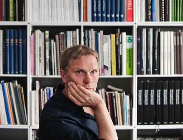 Åke E:son Lindman, de la mano de Estelle AF Malmborg, en «Luz revelada»