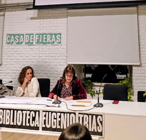 LUCÍA MENDOZA. Conferencia: “Hablamos de galerismo? hablemos…“, en el ciclo “HablArte 2025”, organizado por AMCA en la Biblioteca Eugenio Trías.